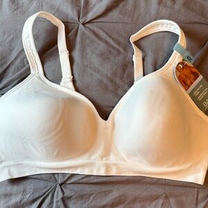 NWT BALI Cool Comfort White Bra 40C Wide No Slip Straps Seamless 4 Way Stretch